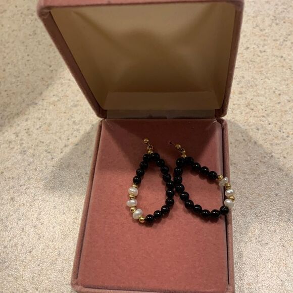 14 karat gold Natural Pearl & Black Onyx Vintage Dangle Earrings.  Rare find - Picture 7 of 12